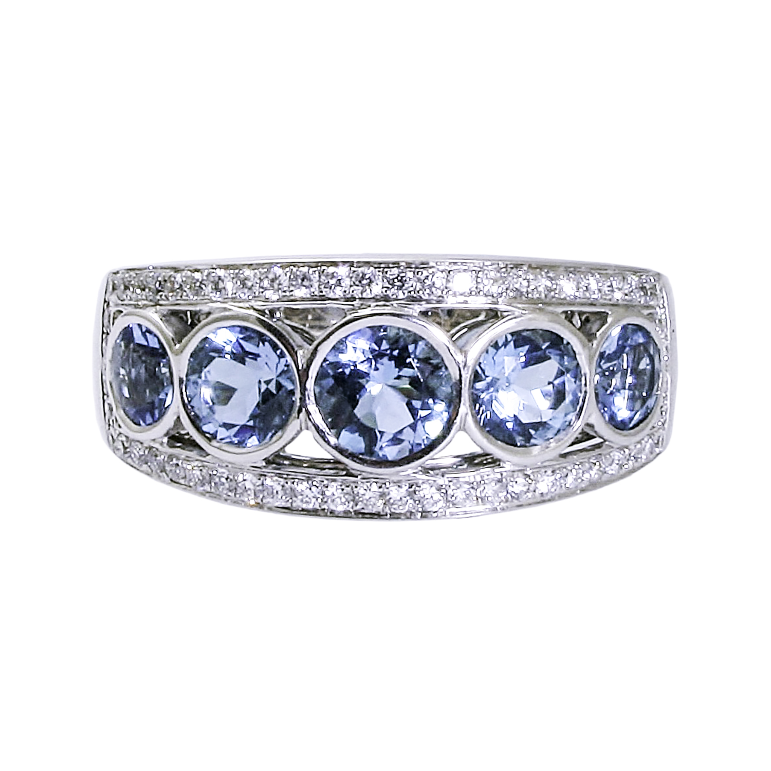 Aquamarine and diamond graduated ring 18ct white gold, Aquamarine and diamond graduated ring