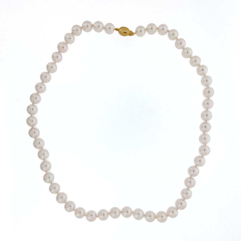 Sophisticated pearl necklace from Owen and Jones Hungerford