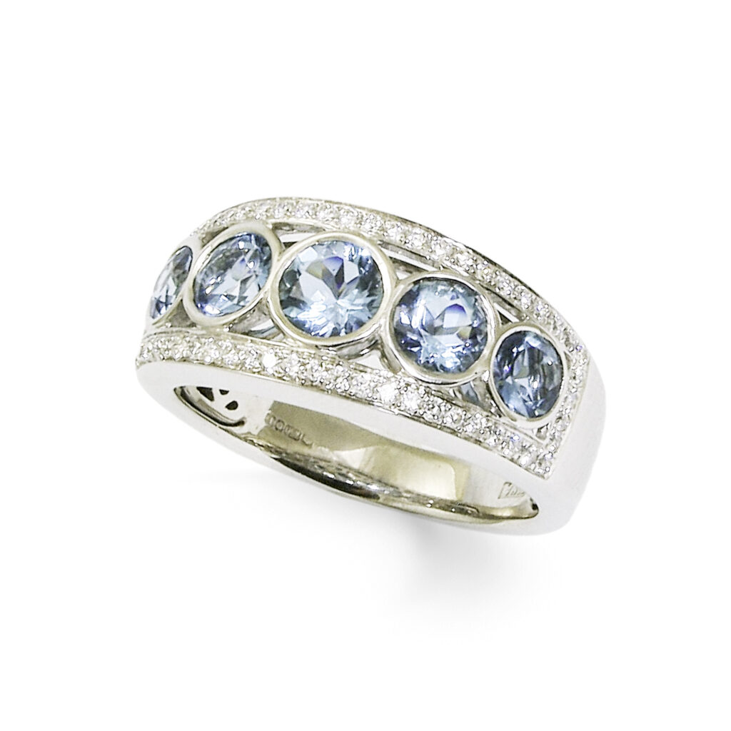 18ct white gold, Aquamarine and diamond ring