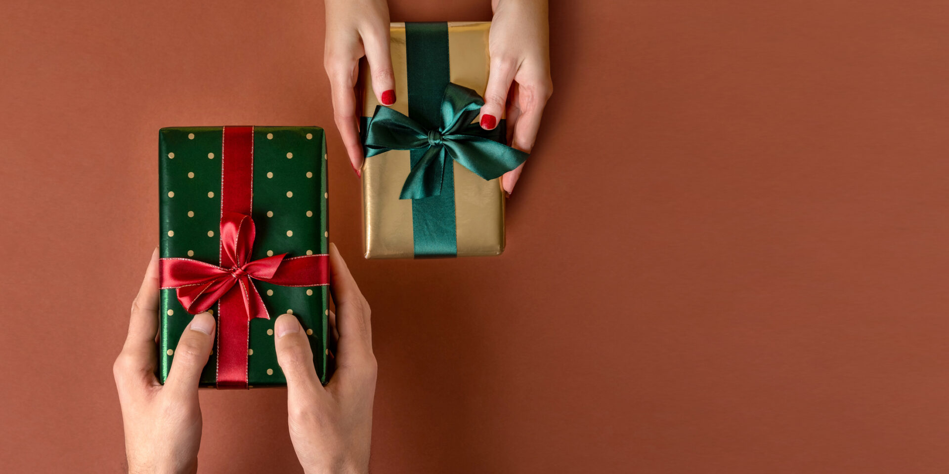 Elegant men's jewellery Christmas gifts from Owen & Jones Hungerford
