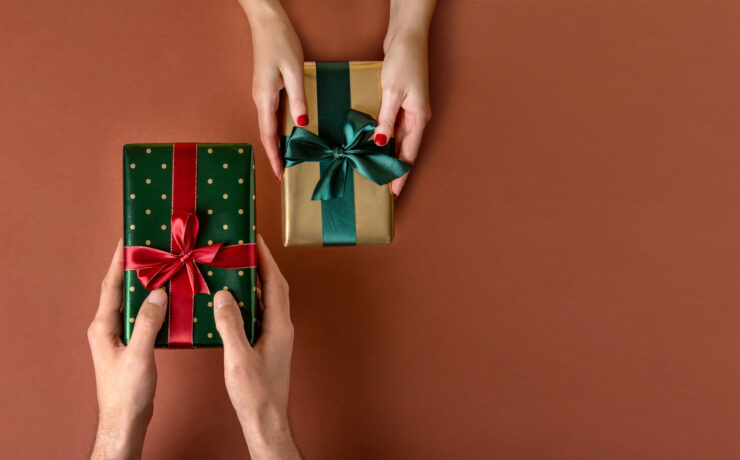 Elegant men's jewellery Christmas gifts from Owen & Jones Hungerford