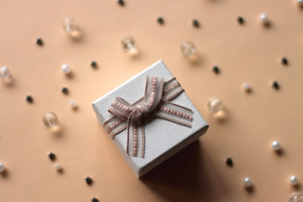 Luxurious women's Christmas jewelry gifts from Owen & Jones Hungerford Luxurious women's Christmas jewelry gifts from Owen & Jones Hungerford