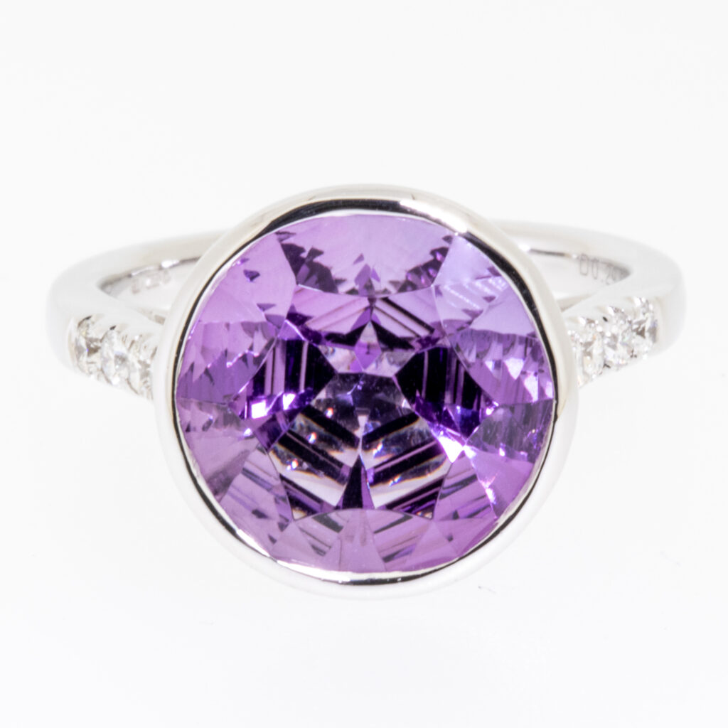 Amethyst, diamond, white gold, rub-over, owen and jones, hungerford 12400044